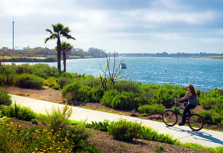 Đạp xe dọc theo Bờ biển San Diego