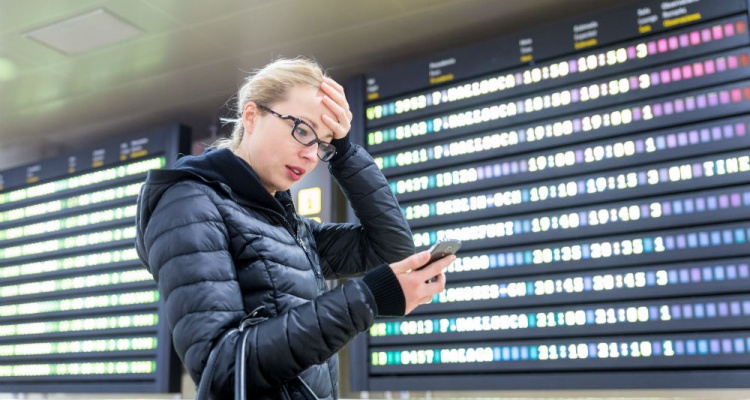 Tại Sân bay, Chuẩn bị sẵn sàng các số điện thoại và ứng dụng của hãng hàng không