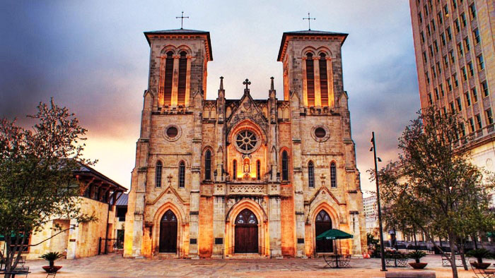 nhà thờ San Fernando là một trong những nhà thờ lâu đời nhất ở Mỹ
