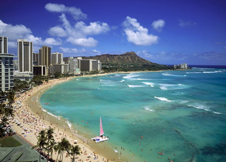 Bãi biển Waikiki và Đài tưởng niệm bang Diamond Head