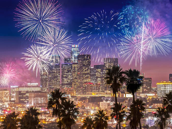 Pháo hoa rực rỡ đón năm mới tại Los Angeles